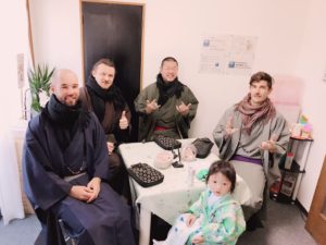 浅草レンタル着物 メンズ 外国人 団体