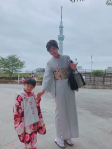 浅草七五三レンタル　母親は訪問着